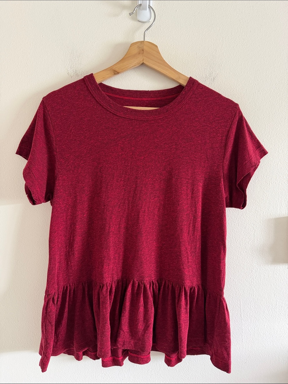 The Great Peplum Babydoll Tee Blouse Women's Size Small Heathered Red Raw Edge